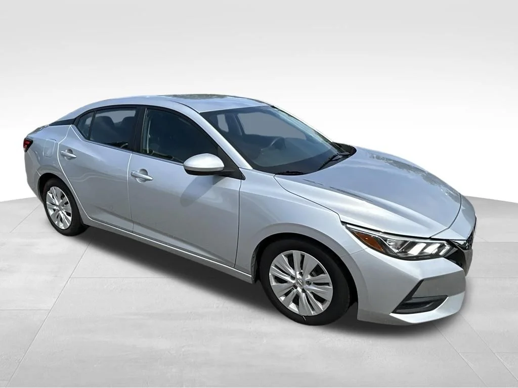 Used 2020 Silver Nissan S image 8