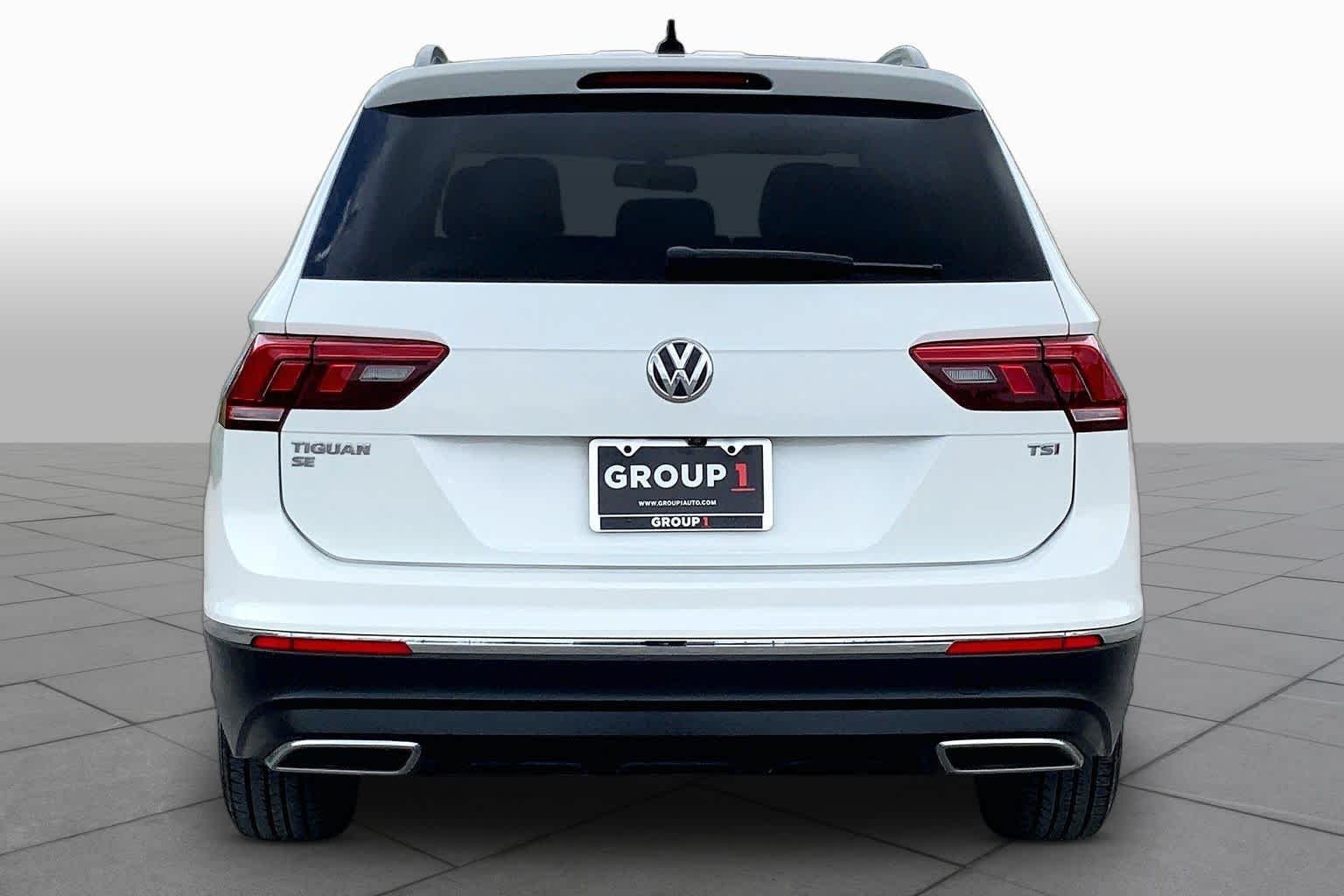 Used 2018 Pure White Volkswagen SE image 5