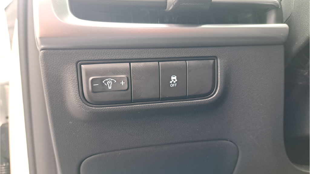 New 2026 White Hyundai SE AWD image 24