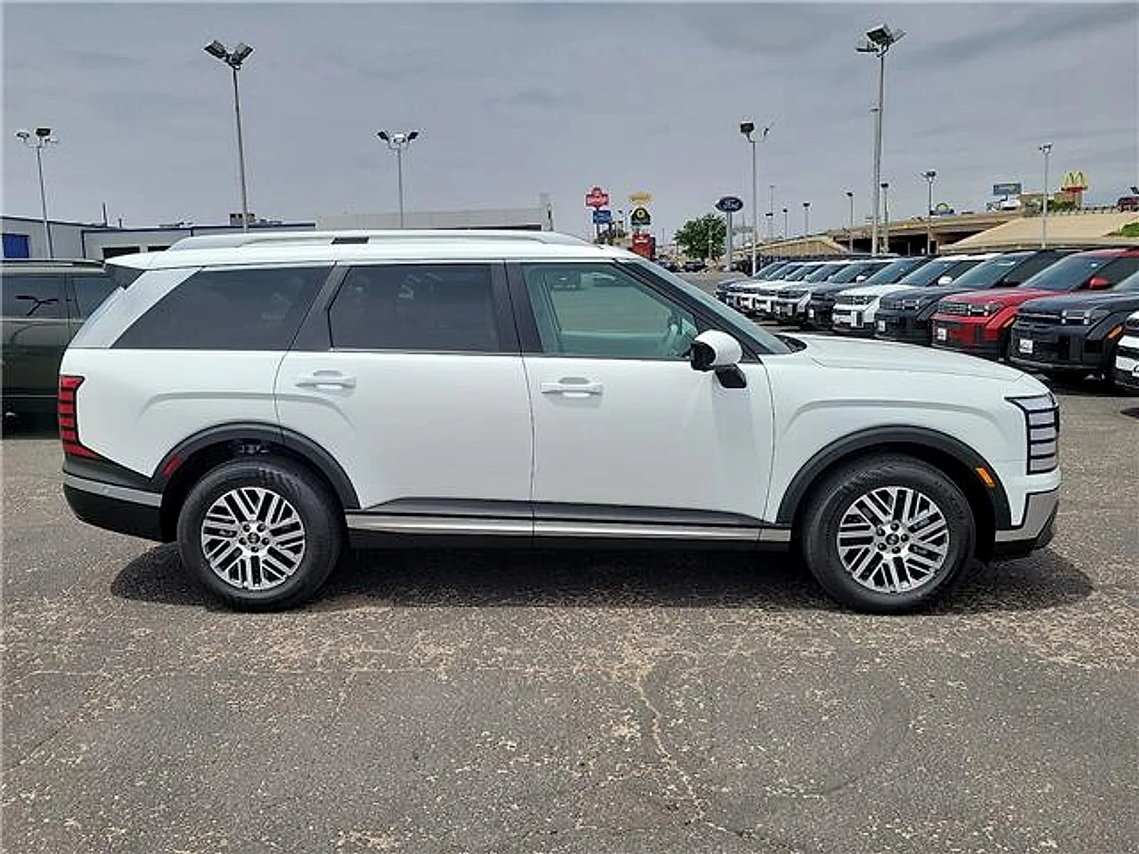 New 2026 White Hyundai SEL Premium image 5