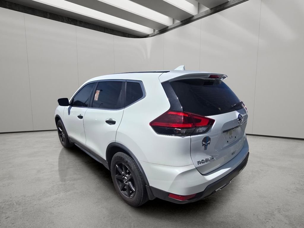 Used 2020 Glacier White Nissan S image 4