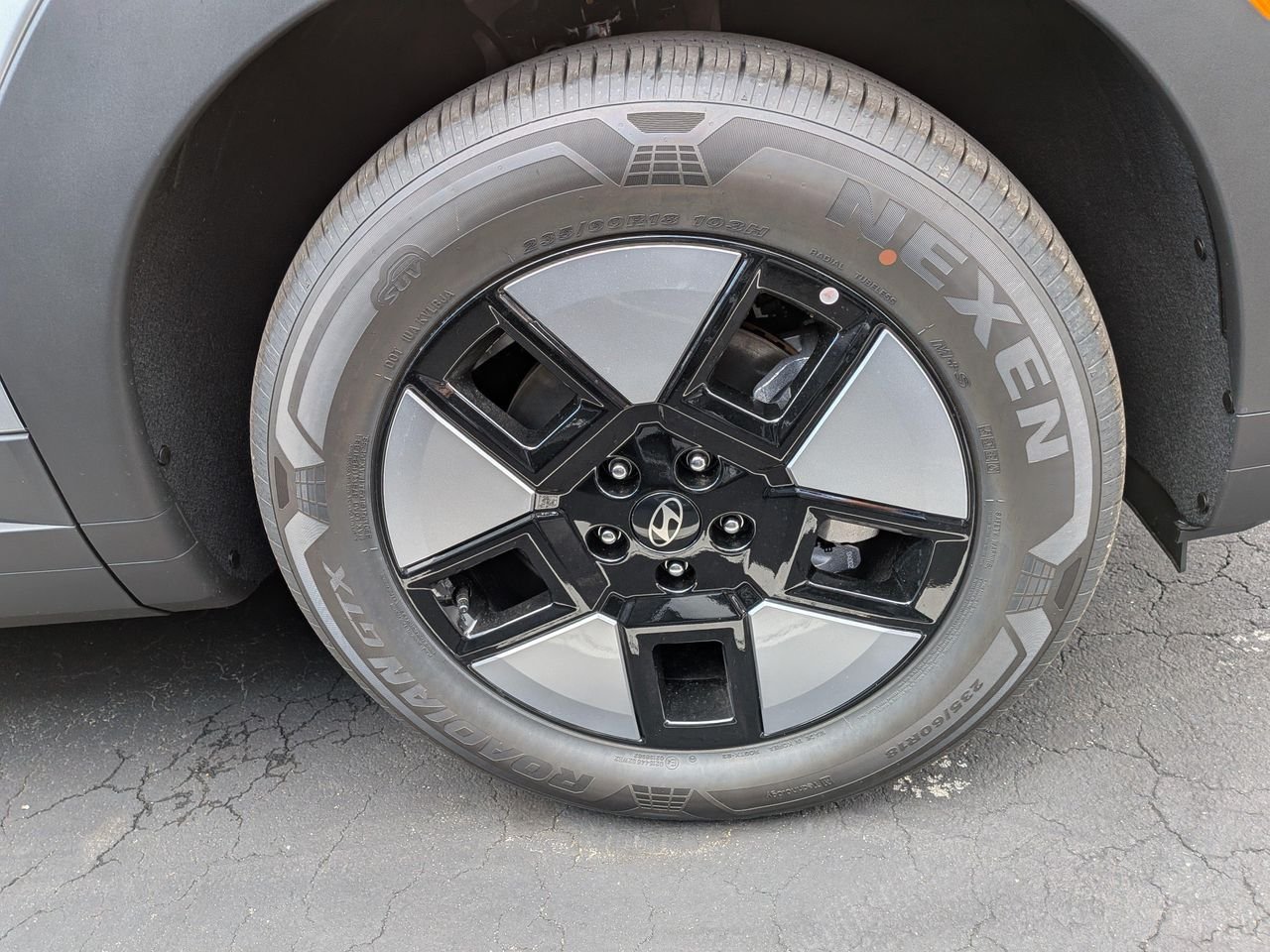 New 2027 Shimmering Silver Hyundai SEL image 9