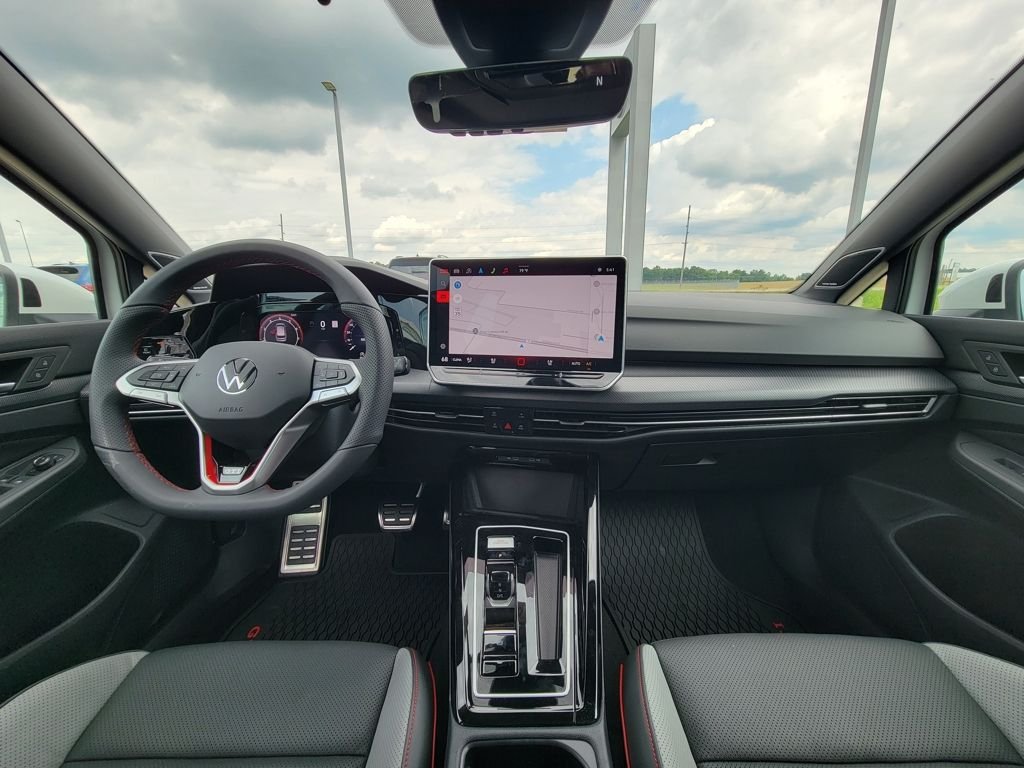 2025 Volkswagen Golf GTI SE - Photo 32