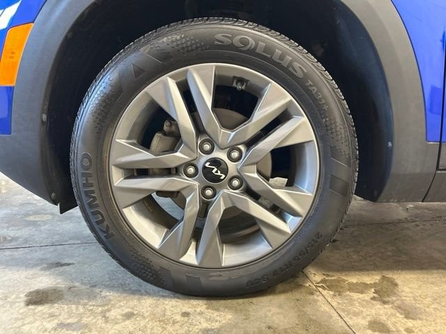 Used 2022 Neptune Blue Kia S image 10