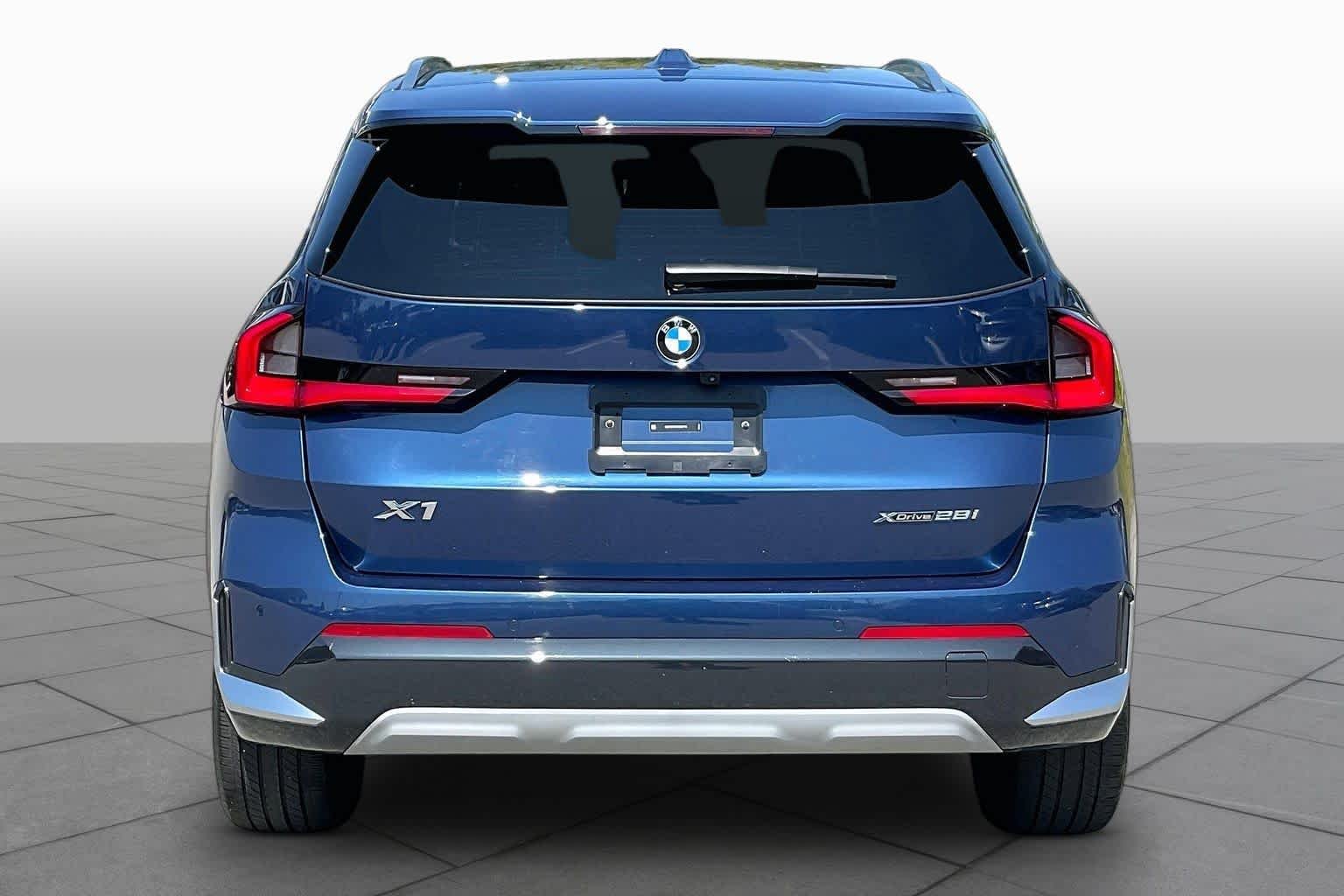 Used 2025 Phytonic Blue Metallic BMW xDrive28i image 4