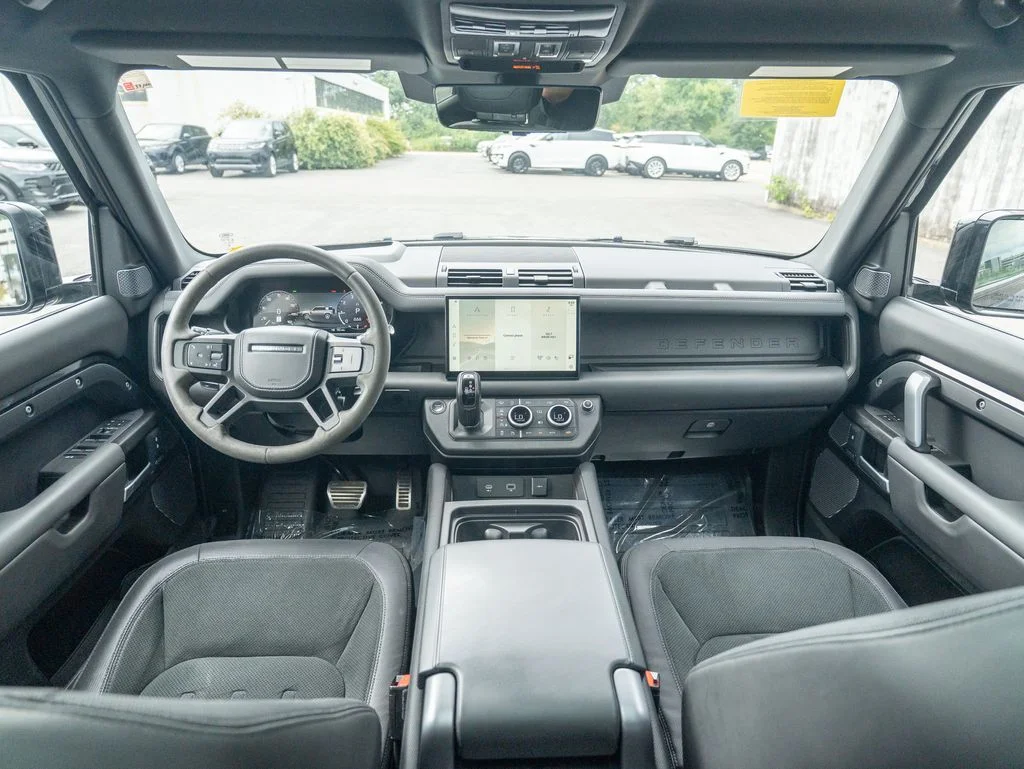 Certified Used 2023 Black Land Rover V8 image 18