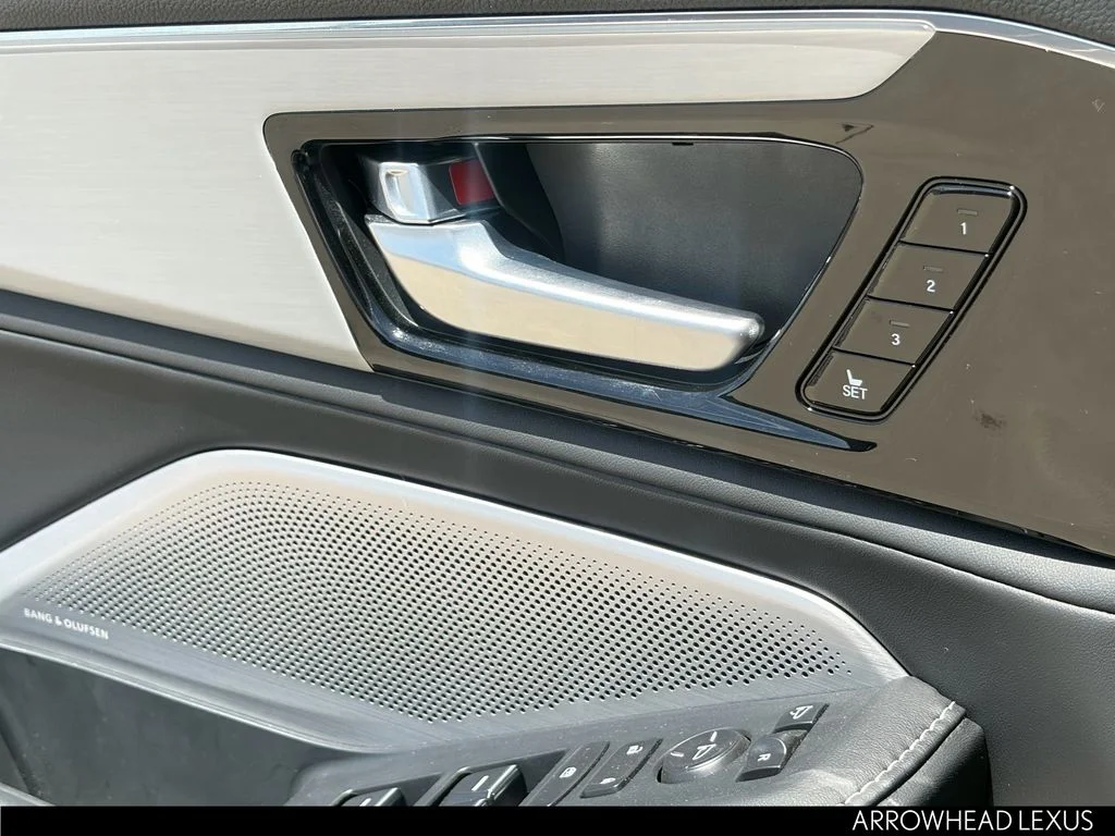 Used 2025 White Acura Technology Package image 17