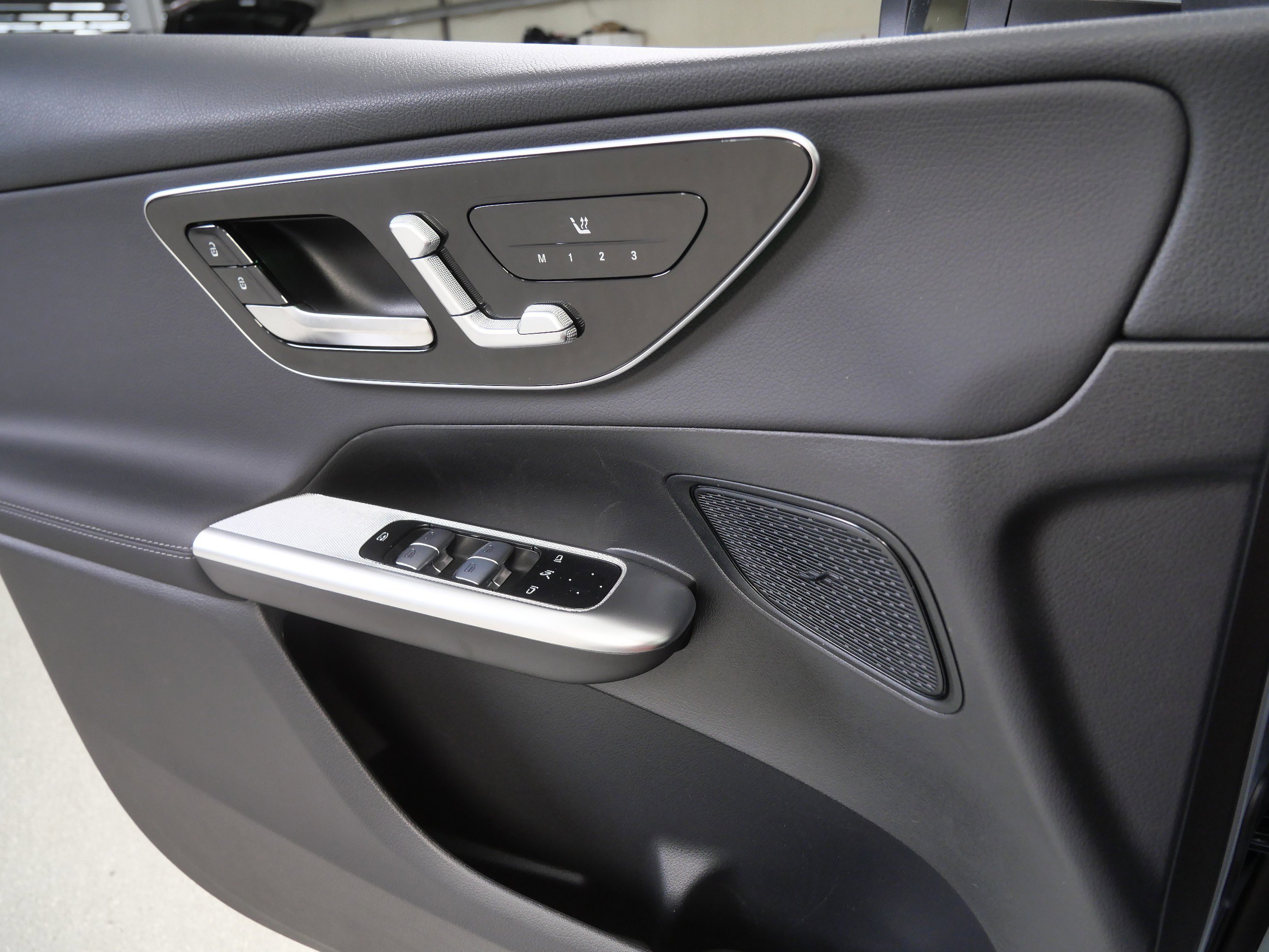 New 2026 Cirrus Silver Metallic Mercedes-Benz GLC 300 image 13