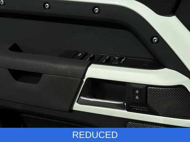 2023 Land Rover Defender S - Photo 32
