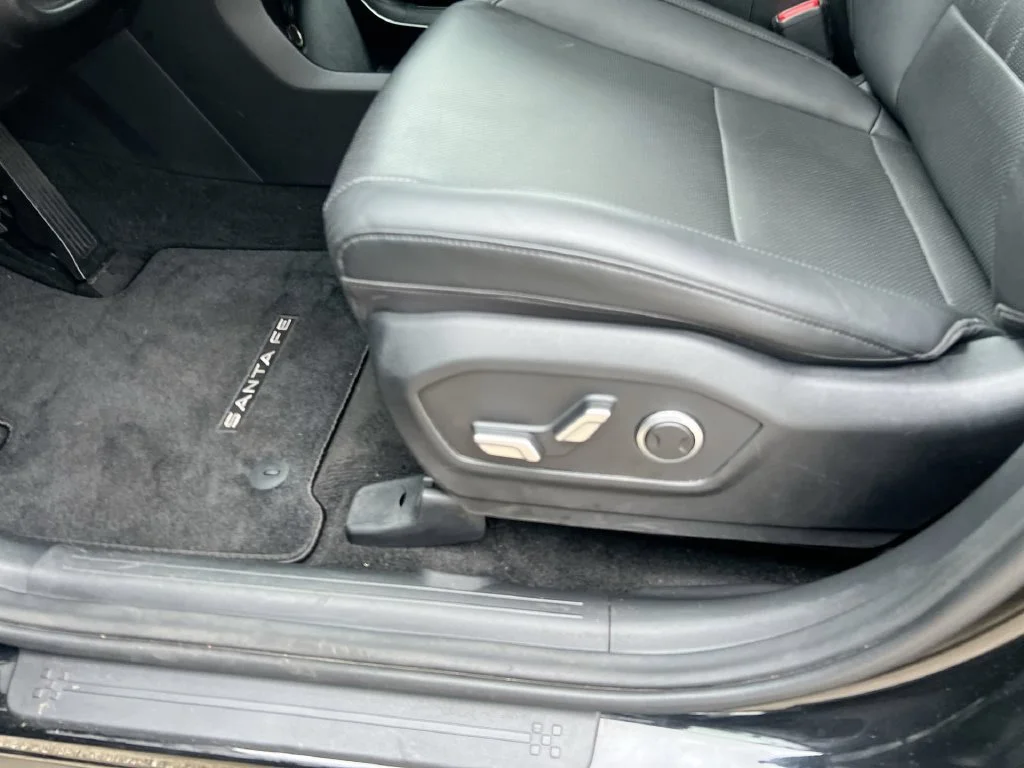 Used 2024 Black Hyundai SEL image 14