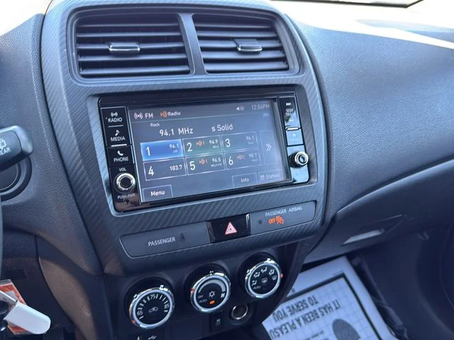Used 2018 Gray Mitsubishi  image 17