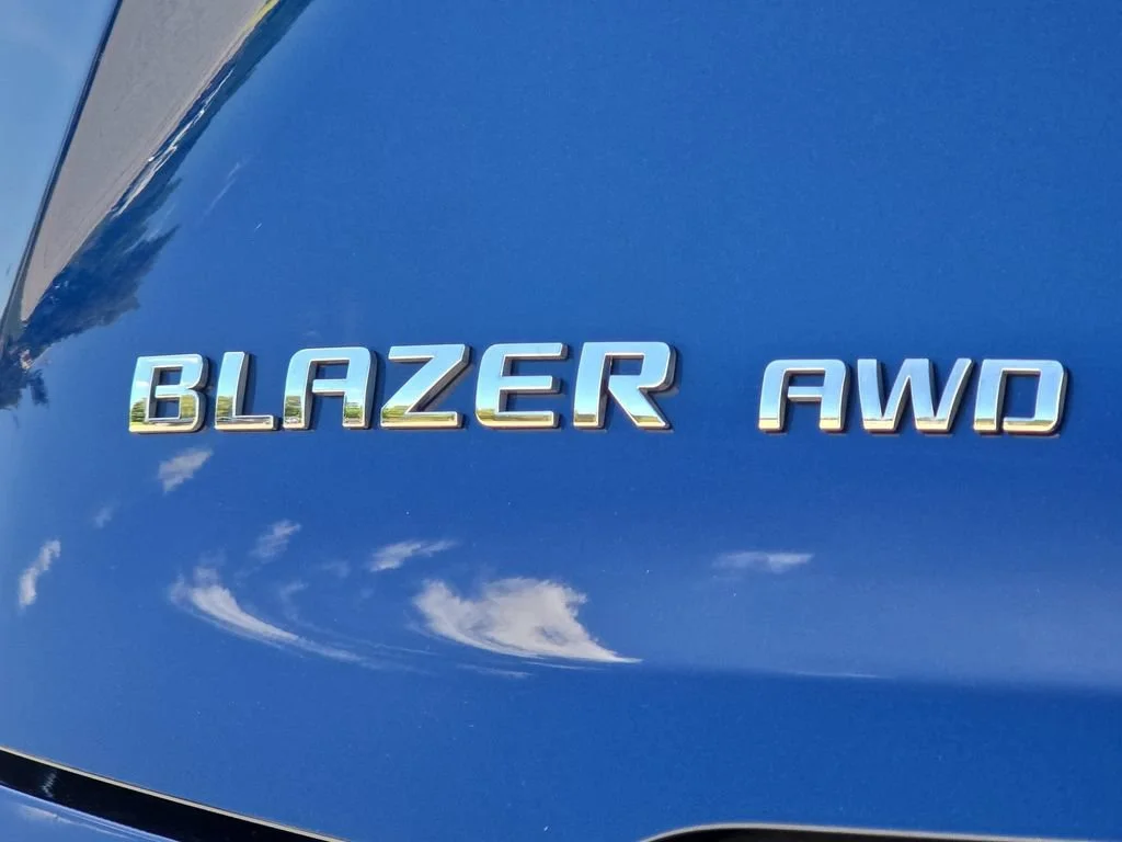 Used 2022 BLUE GLOW METALLIC Chevrolet LT image 33