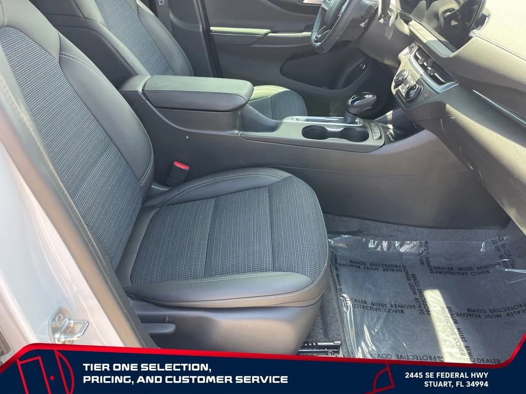 Used 2025 Summit White Buick Preferred image 19
