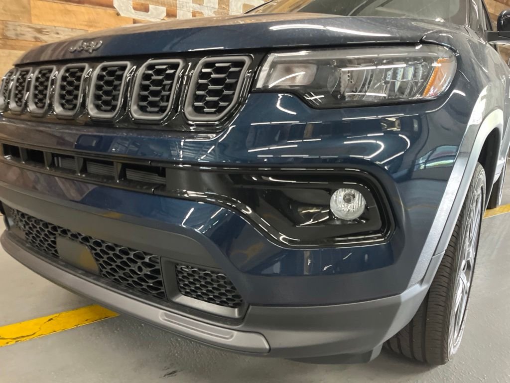 New 2026 Fathom Blue Pearl-Coat Exterior Paint Jeep Limited image 10