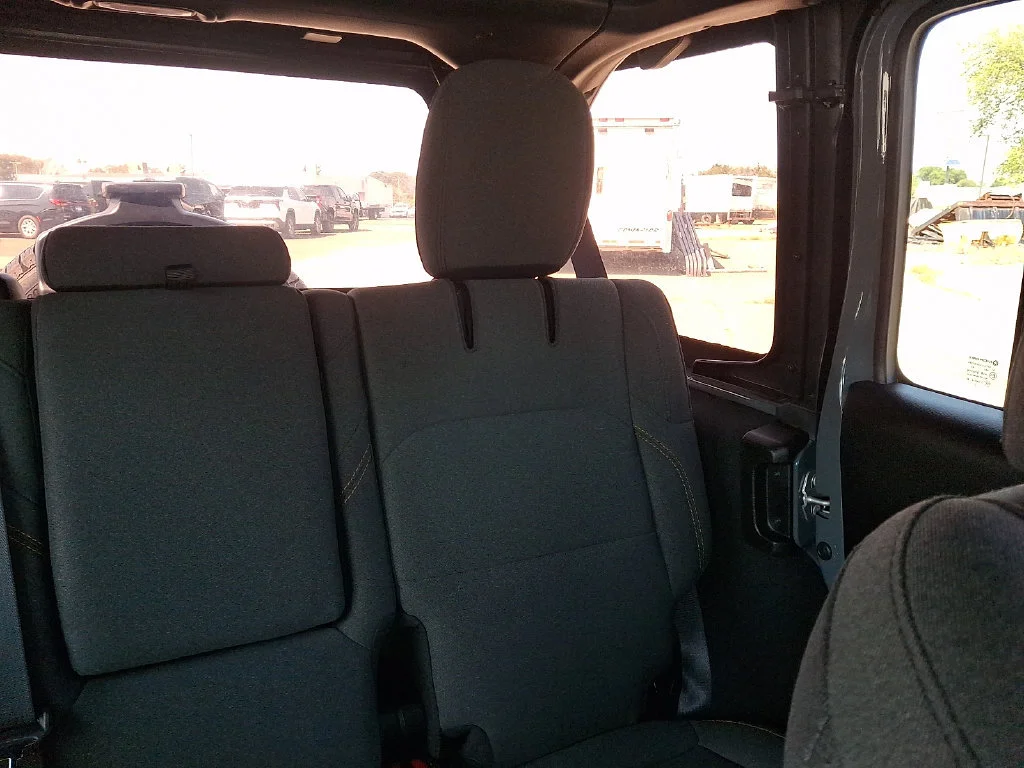 Used 2024 Anvil Clear Coat Jeep Sport S image 21