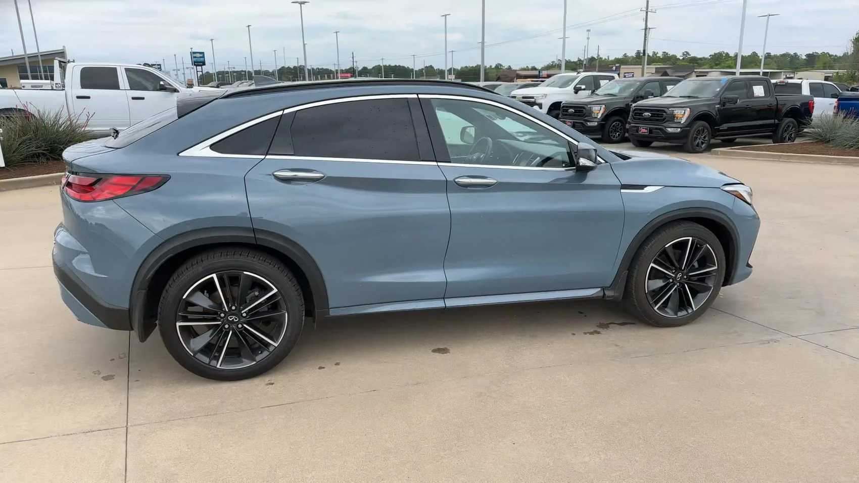 Used 2022 Slate Gray INFINITI ESSENTIAL image 9