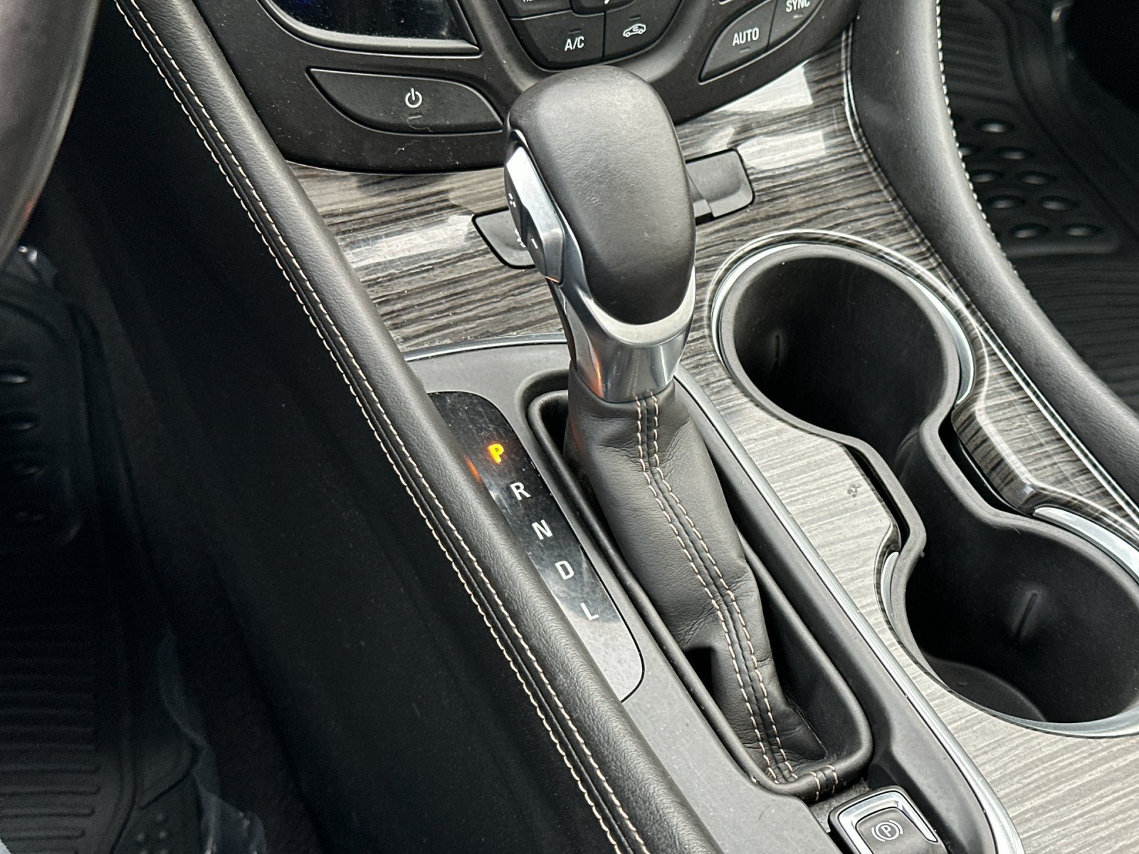 Used 2018 Brown Buick Premium I image 21