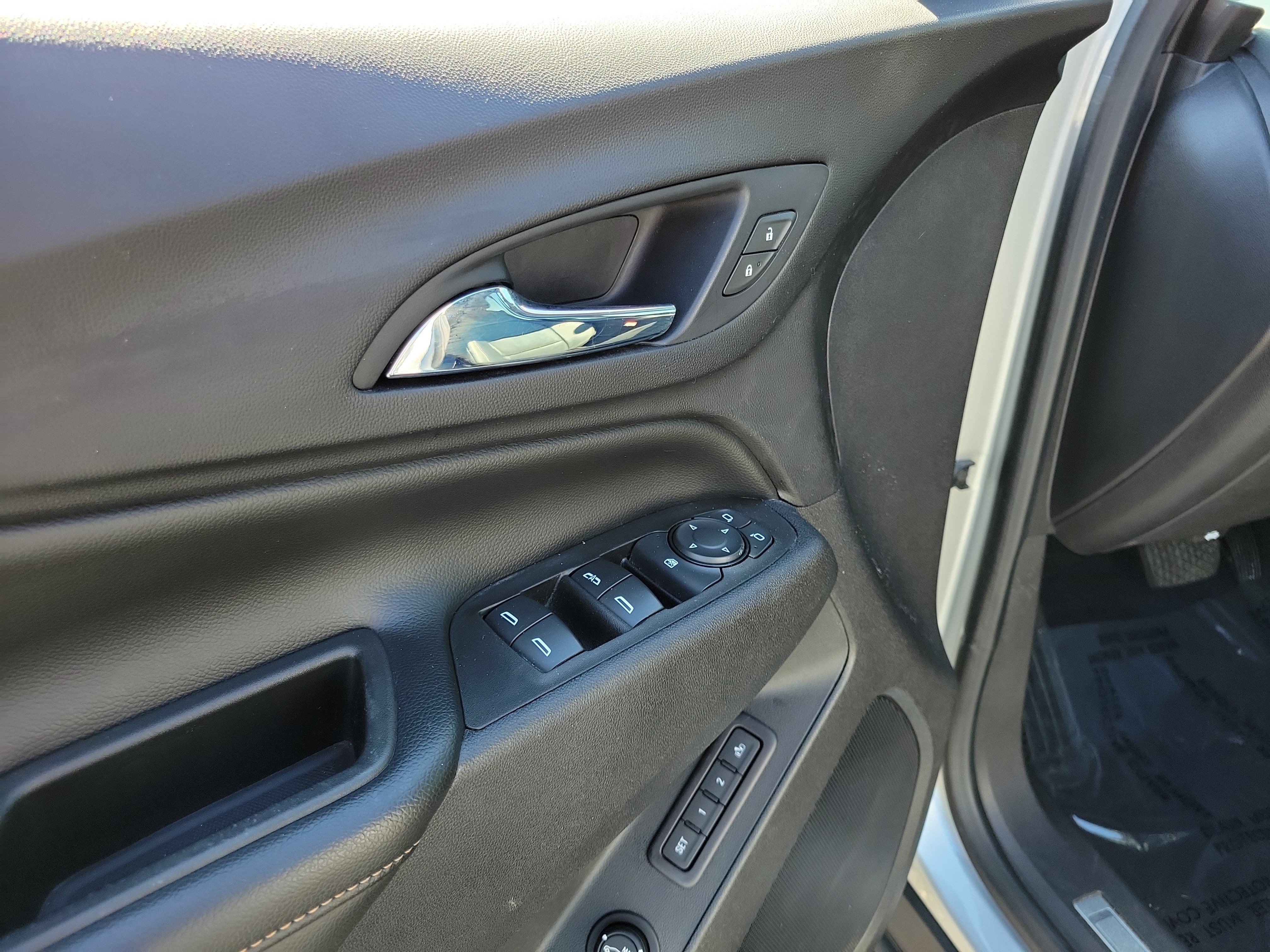 Used 2020 Silver Ice Metallic Chevrolet Premier image 18