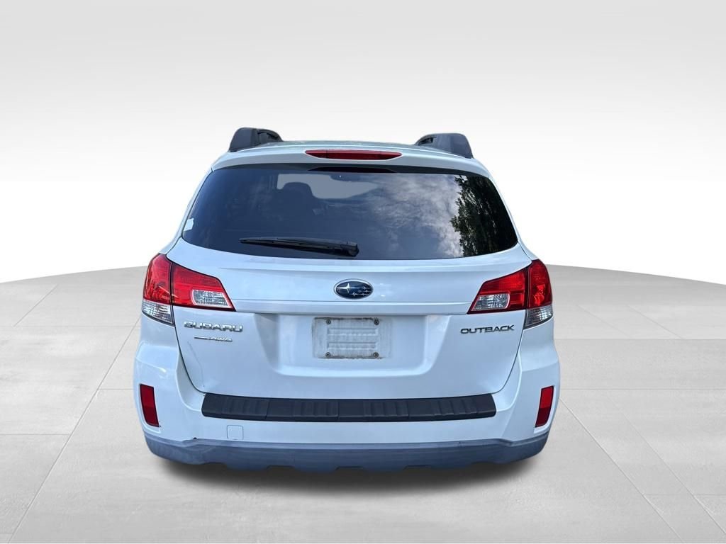 Used 2010 White Subaru 2.5i Premium image 6