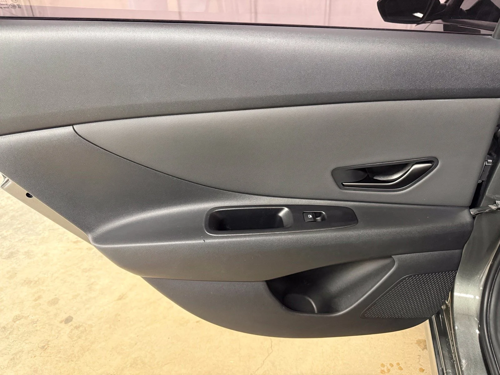 Used 2025 Gray Hyundai SEL Sport image 22