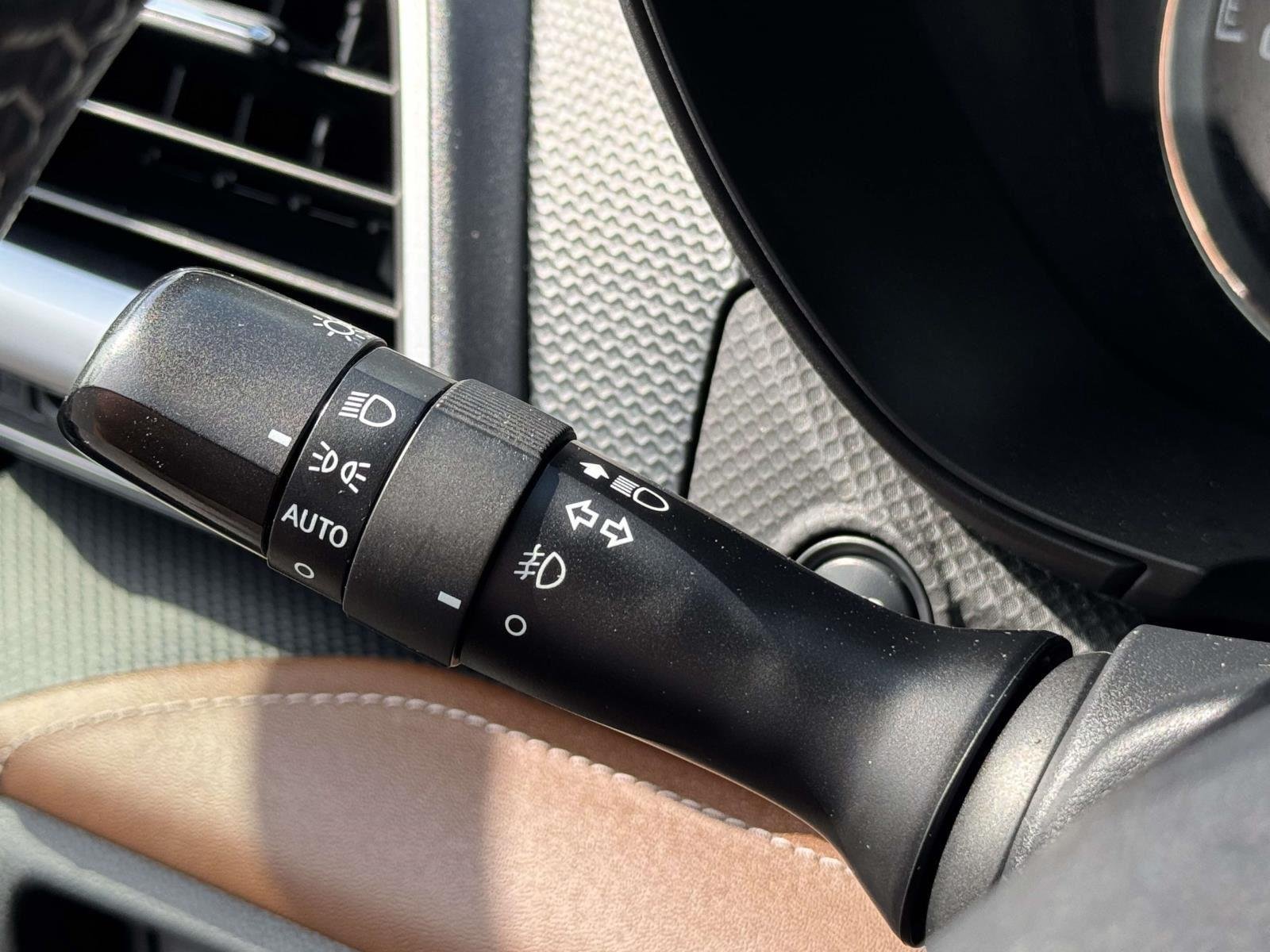 Used 2021 Crystal Black Silica Subaru Touring image 27