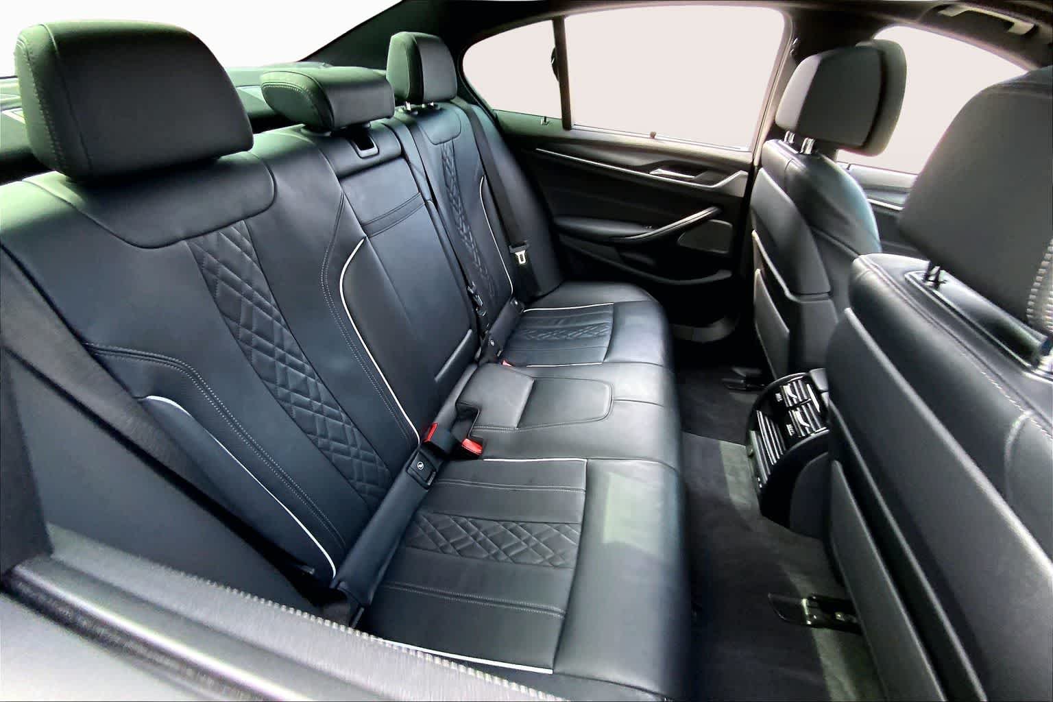 Used 2023 Skyscraper Gray Metallic BMW 530i image 19
