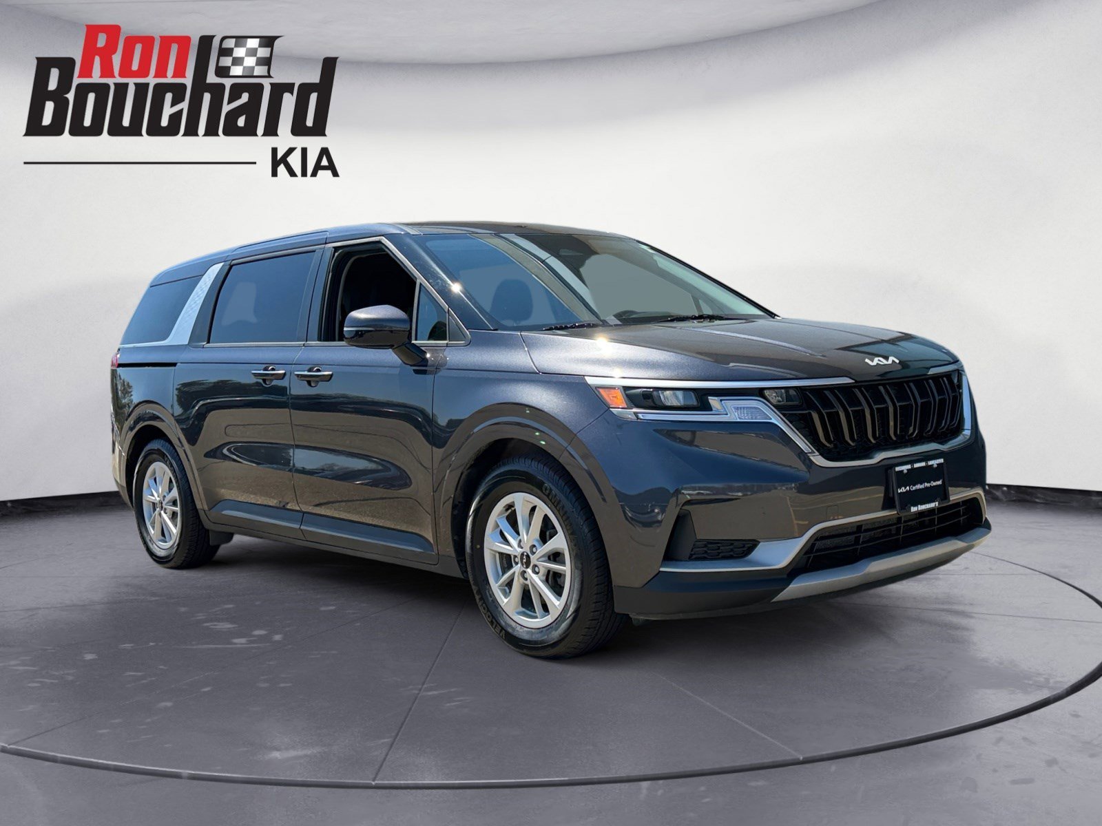 2024 Kia Sedona LX Seat Pkg's photo