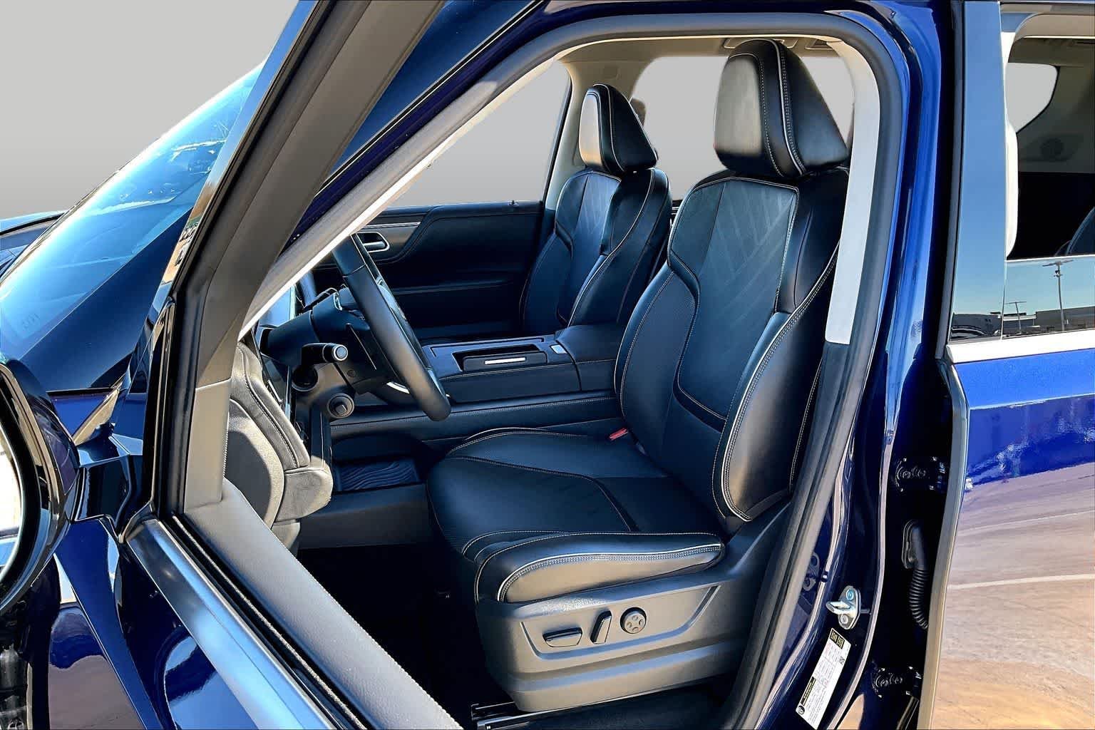 Used 2025 Grand Blue INFINITI LUXE image 14