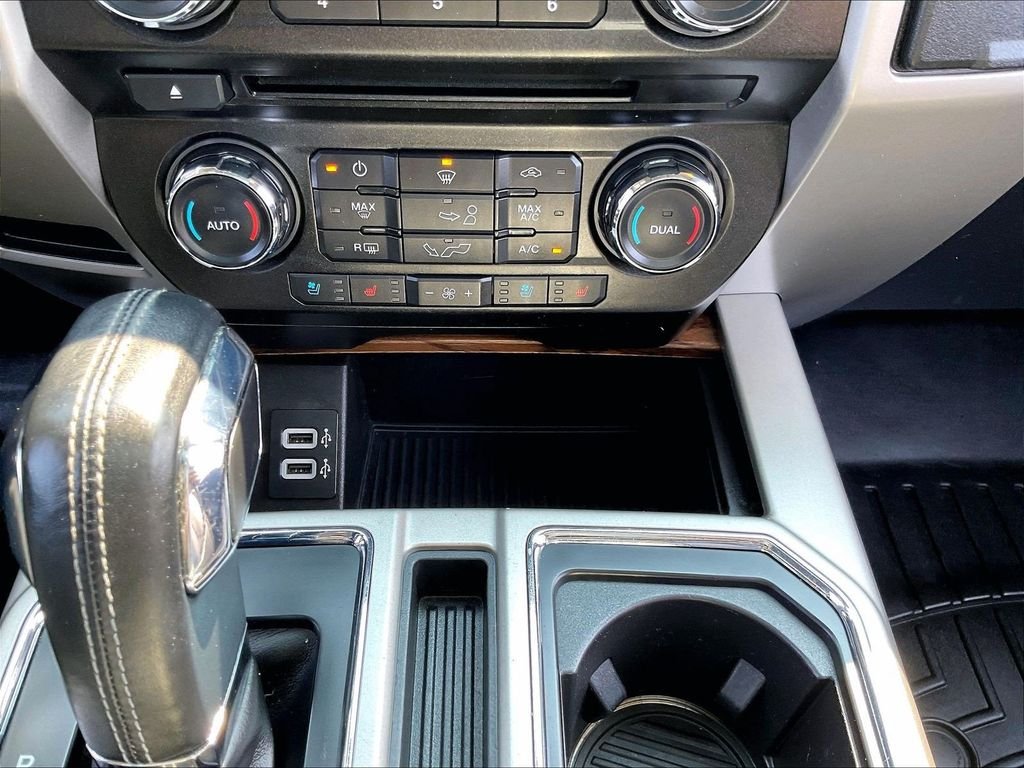 Used 2018 White Ford Lariat image 26