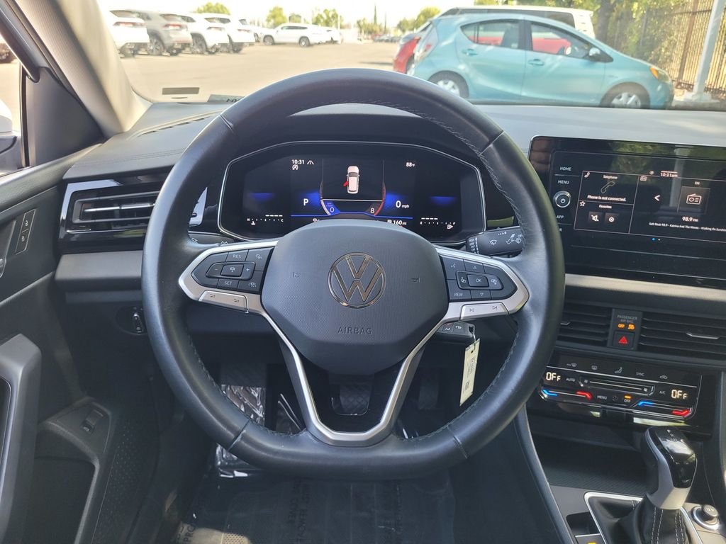 Used 2025 White Volkswagen 1.5T S image 17