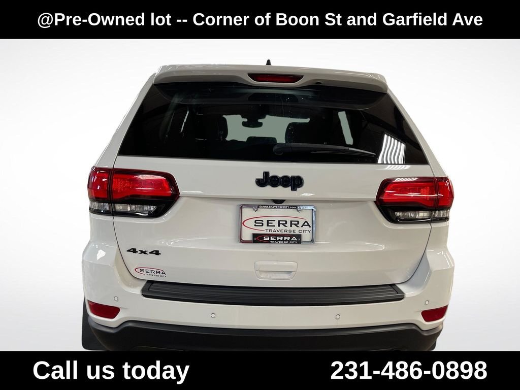Used 2020 White Jeep Laredo image 4