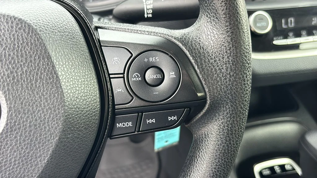 Used 2025  Toyota LE image 16
