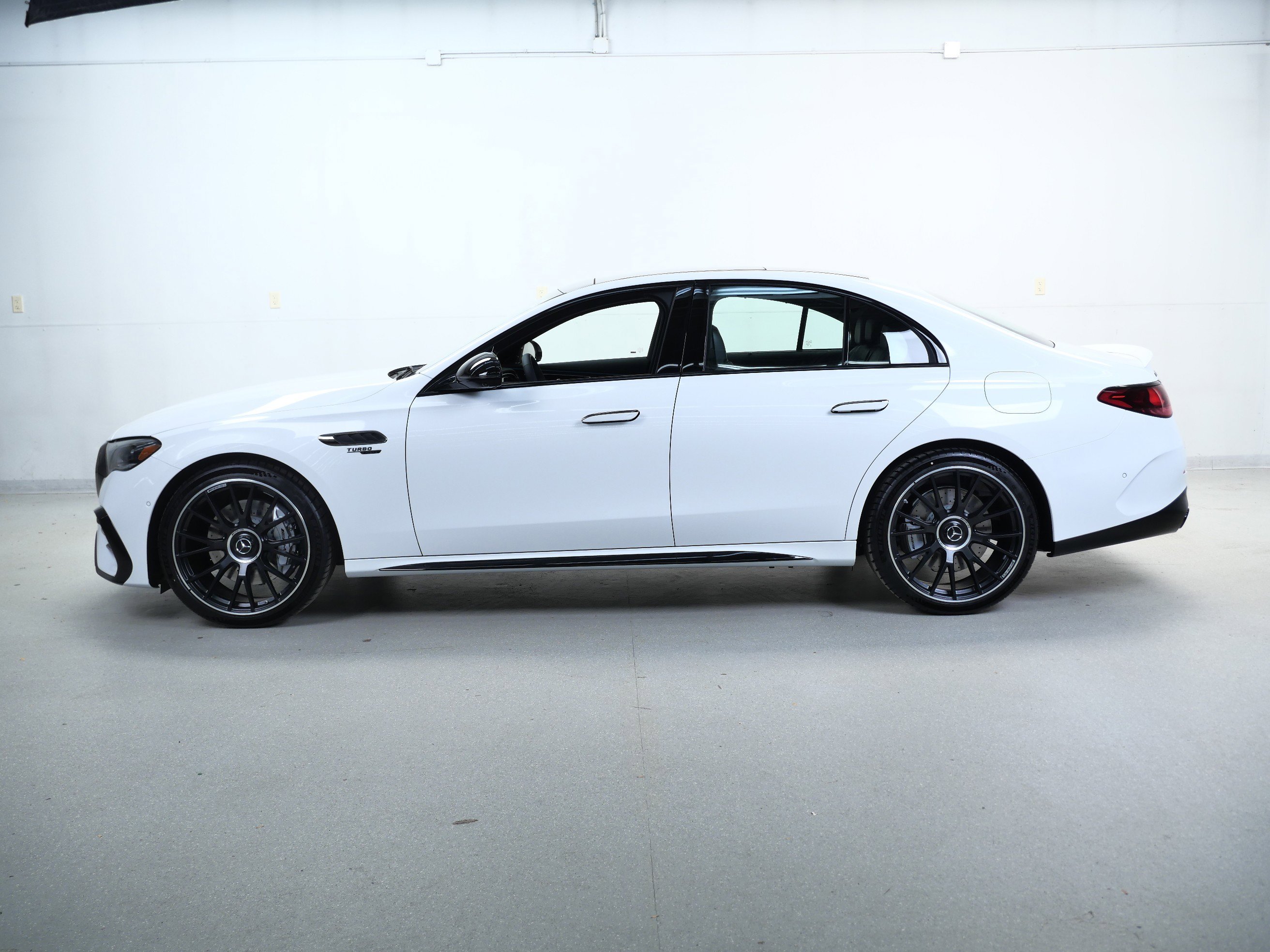New 2026 MANUFAKTUR Moonlight White Metallic Mercedes-Benz AMG® E 53 E 4MATIC+ Sedan image 5