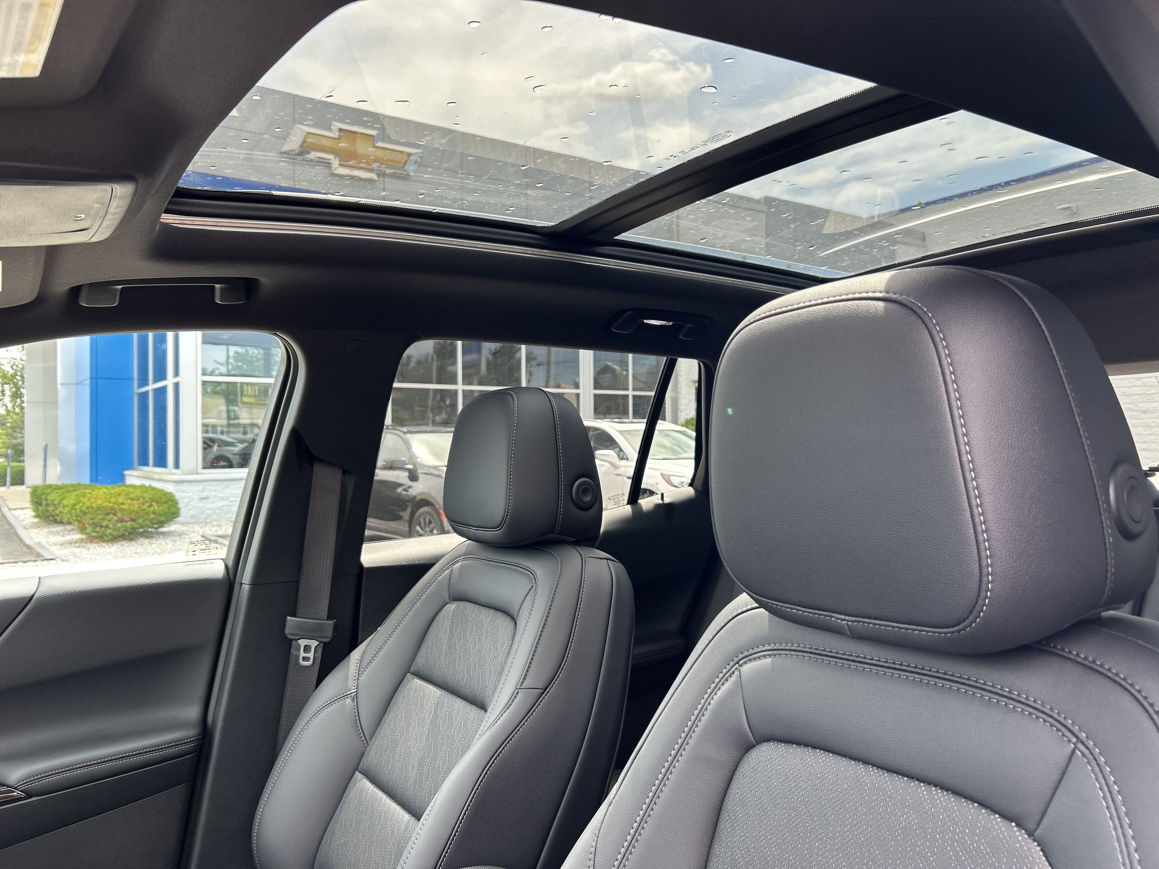 New 2027 Mosaic Black Metallic Chevrolet LT image 13