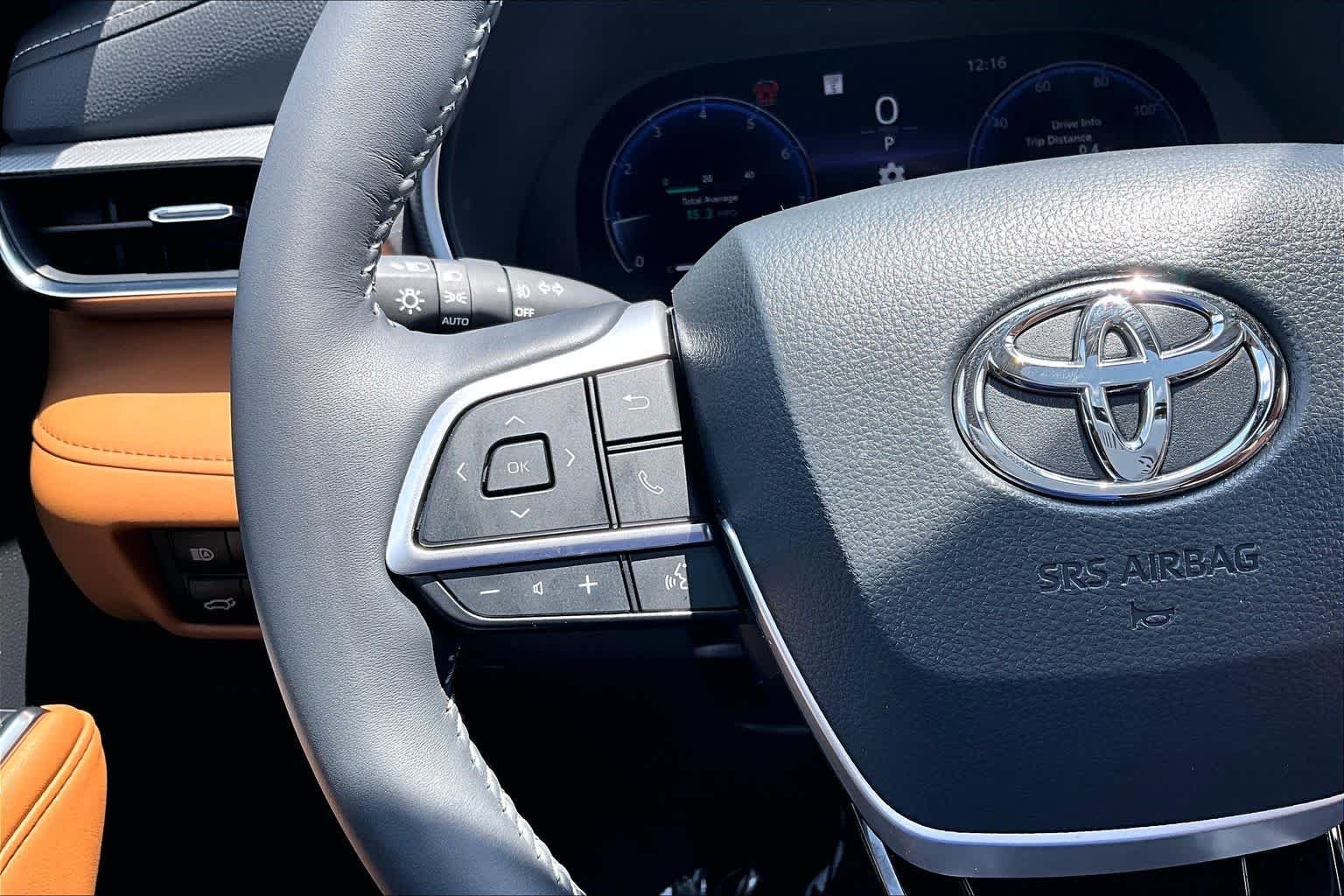 Used 2025 Ruby Flare Pearl Toyota Platinum image 23