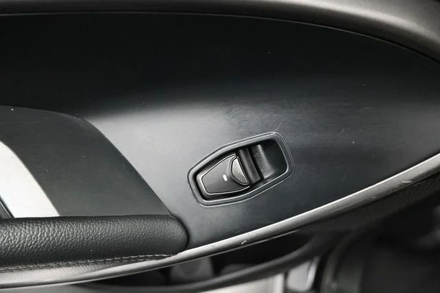 Used 2018 Black Hyundai 2.4 Base image 10