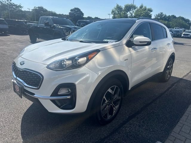 Used 2022 White Kia EX image 3