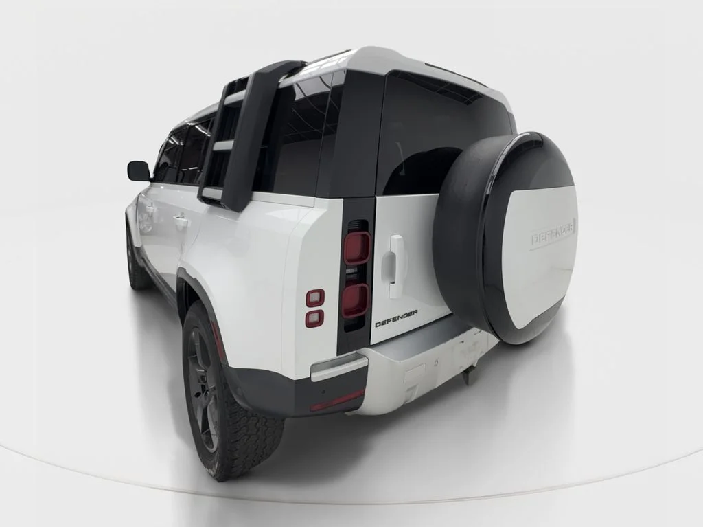 Used 2023 White Land Rover S image 11
