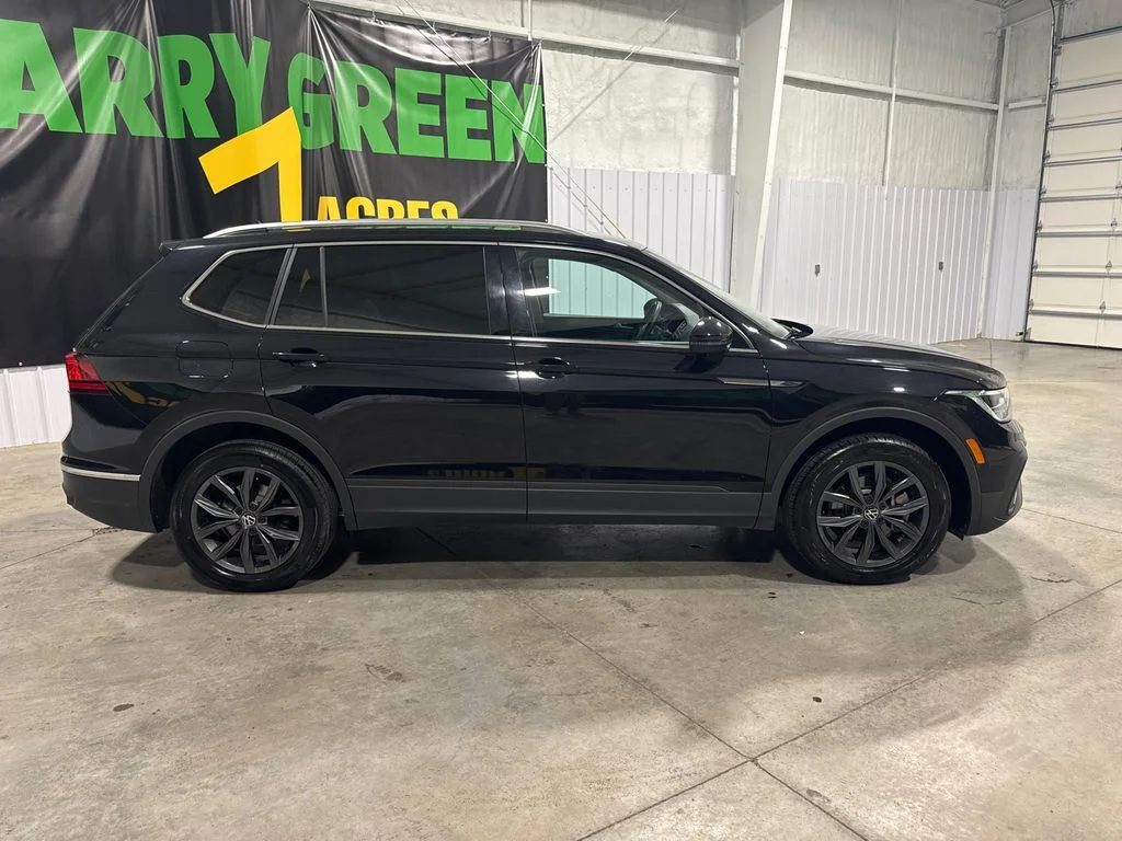 Used 2024  Volkswagen SE image 4