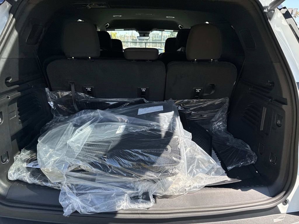 2026 Chevrolet Traverse LT - Photo 7