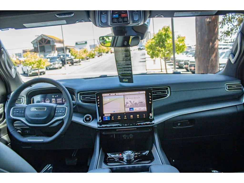 New 2026 Bright White Clearcoat Jeep Limited Altitude image 29