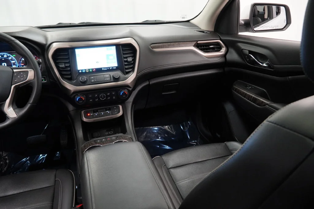 Used 2023 White Frost Tricoat GMC Denali image 18