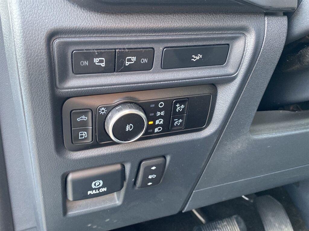 Used 2023 Oxford White Ford XLT image 16