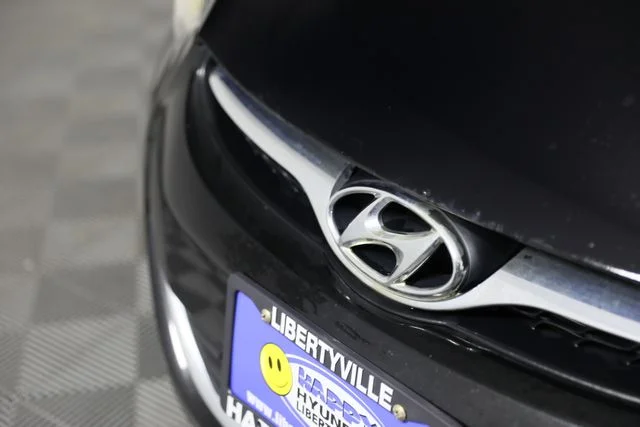 Used 2013 Black Hyundai GLS image 9