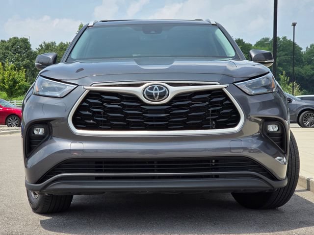 Used 2023 Magnetic Gray Metallic Toyota XLE image 21