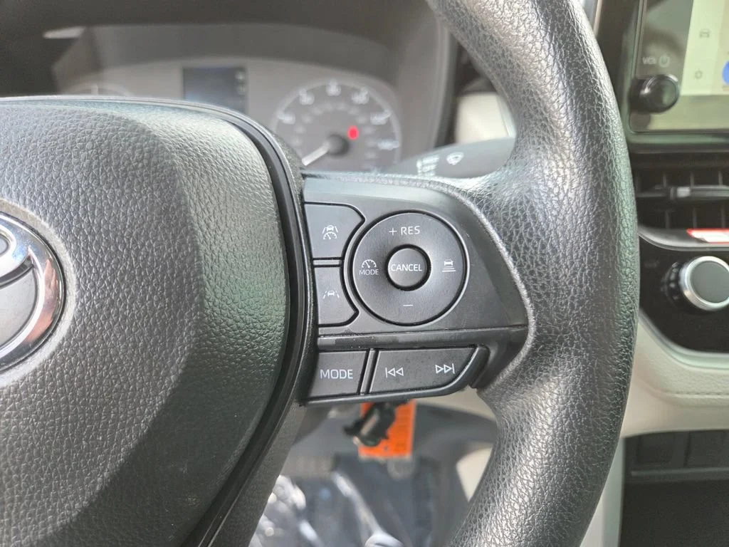 Used 2025 Pearl Toyota L image 34