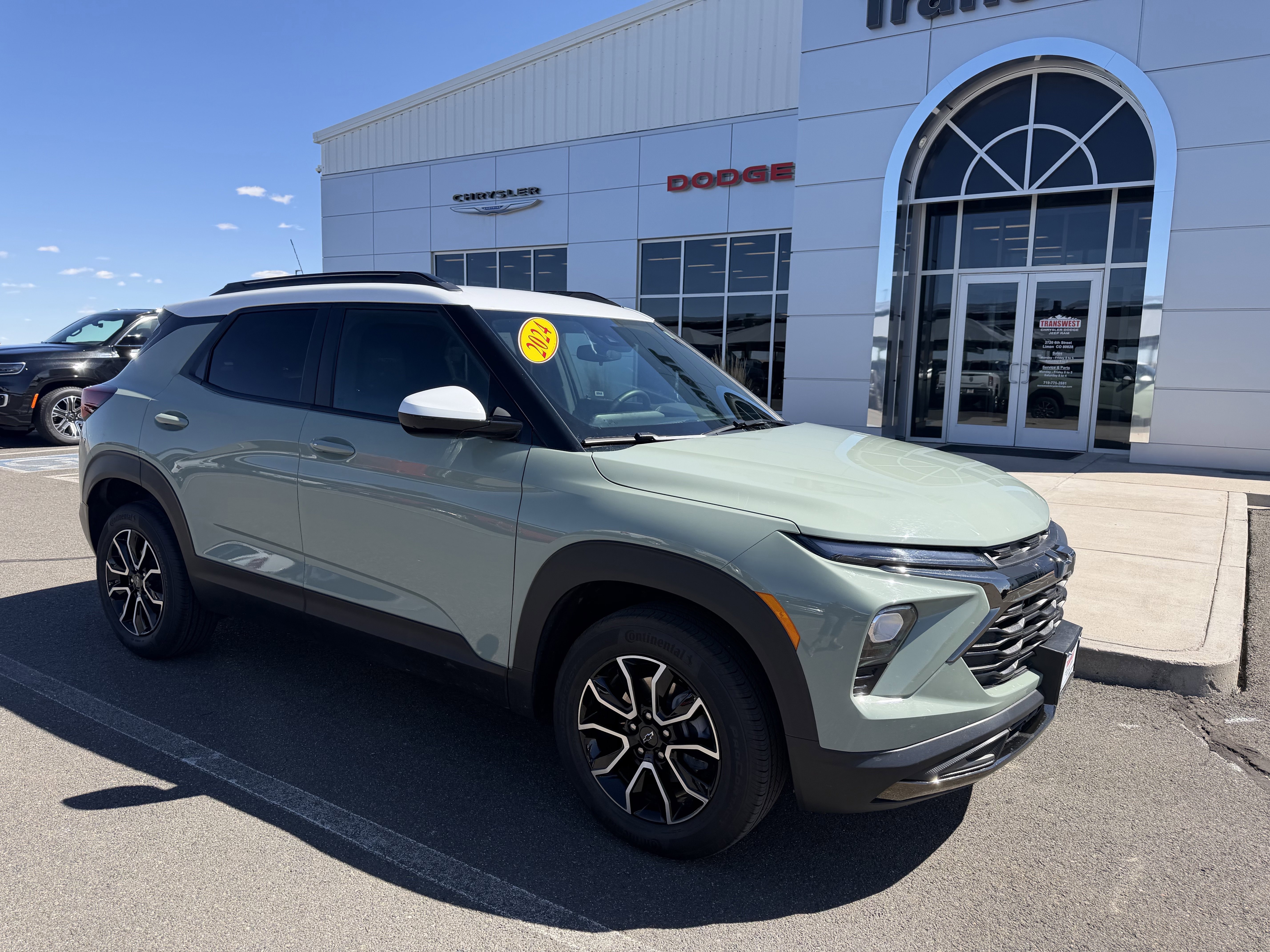 Used 2024 Green Chevrolet ACTIV image 5