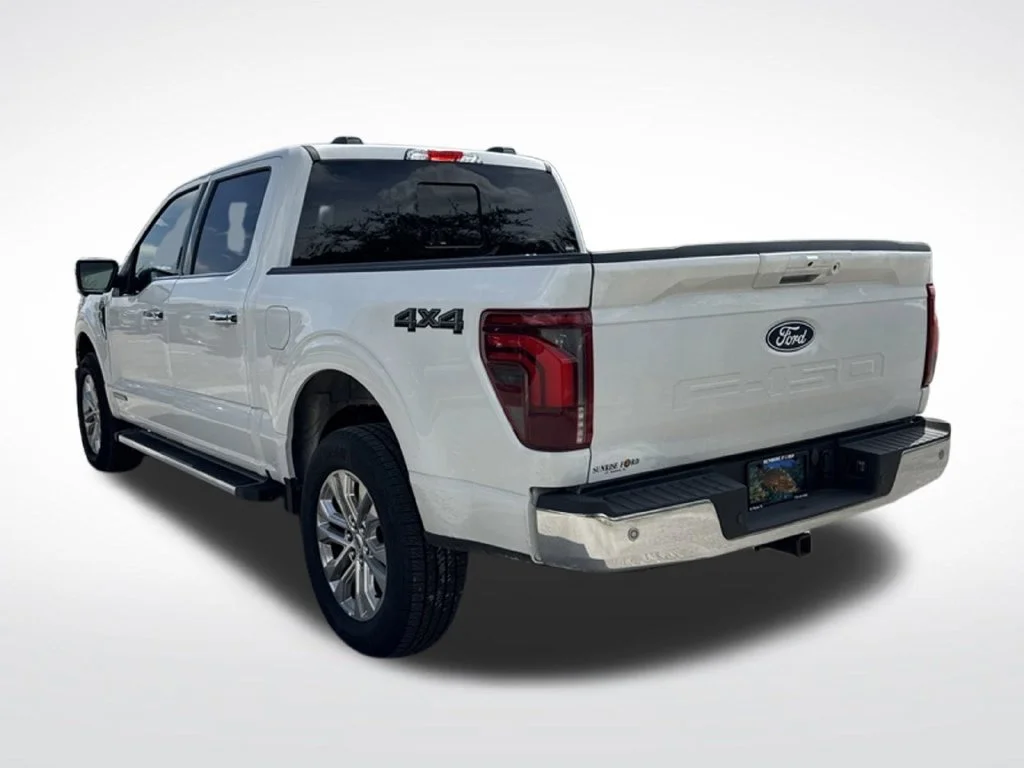 Certified Used 2026 Oxford White Ford Lariat image 6