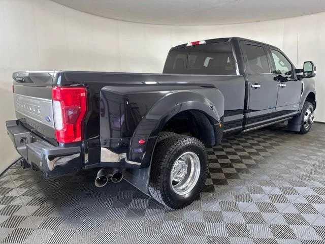 Used 2017 Black Ford Platinum image 3