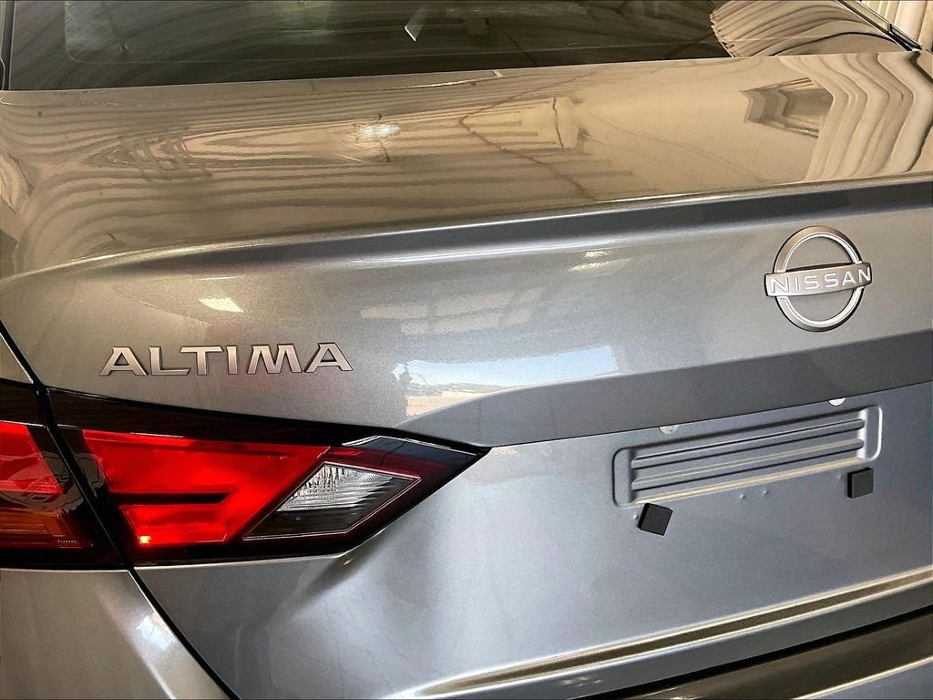 Certified Used 2023 Gray Nissan 2.5 SV image 28